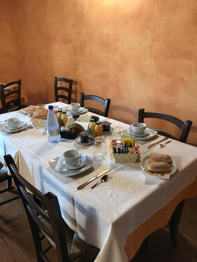 B&B Linu Ruiu Santu Lussurgiu Eksteriør billede